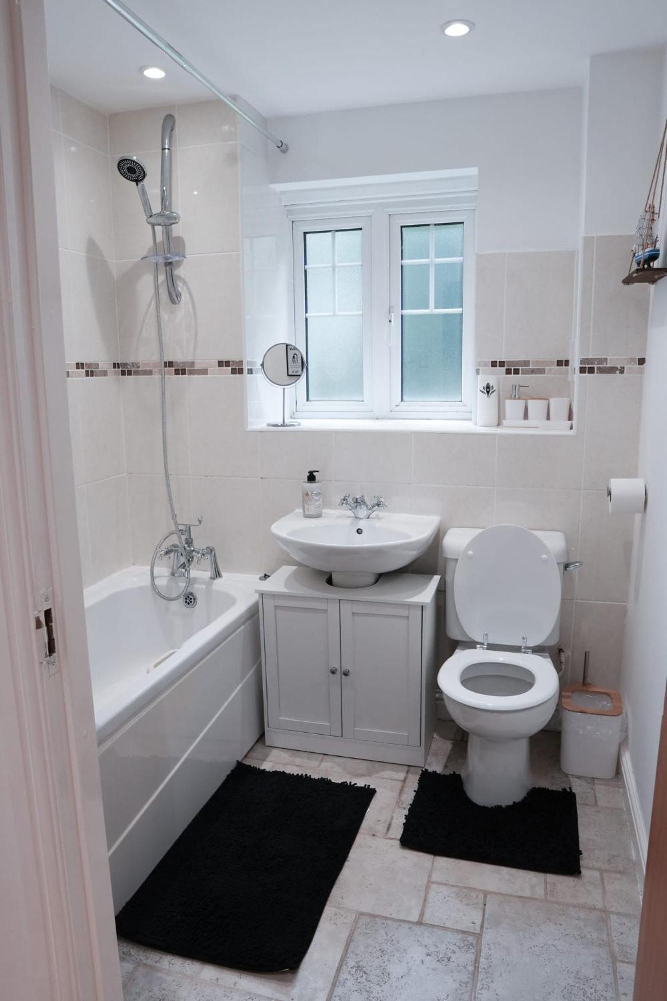 Whole 2-Bed Apartment - Contractors, Professionals, Ulez Free, Free Parking, B'Ham City 10Mins Birmingham Esterno foto