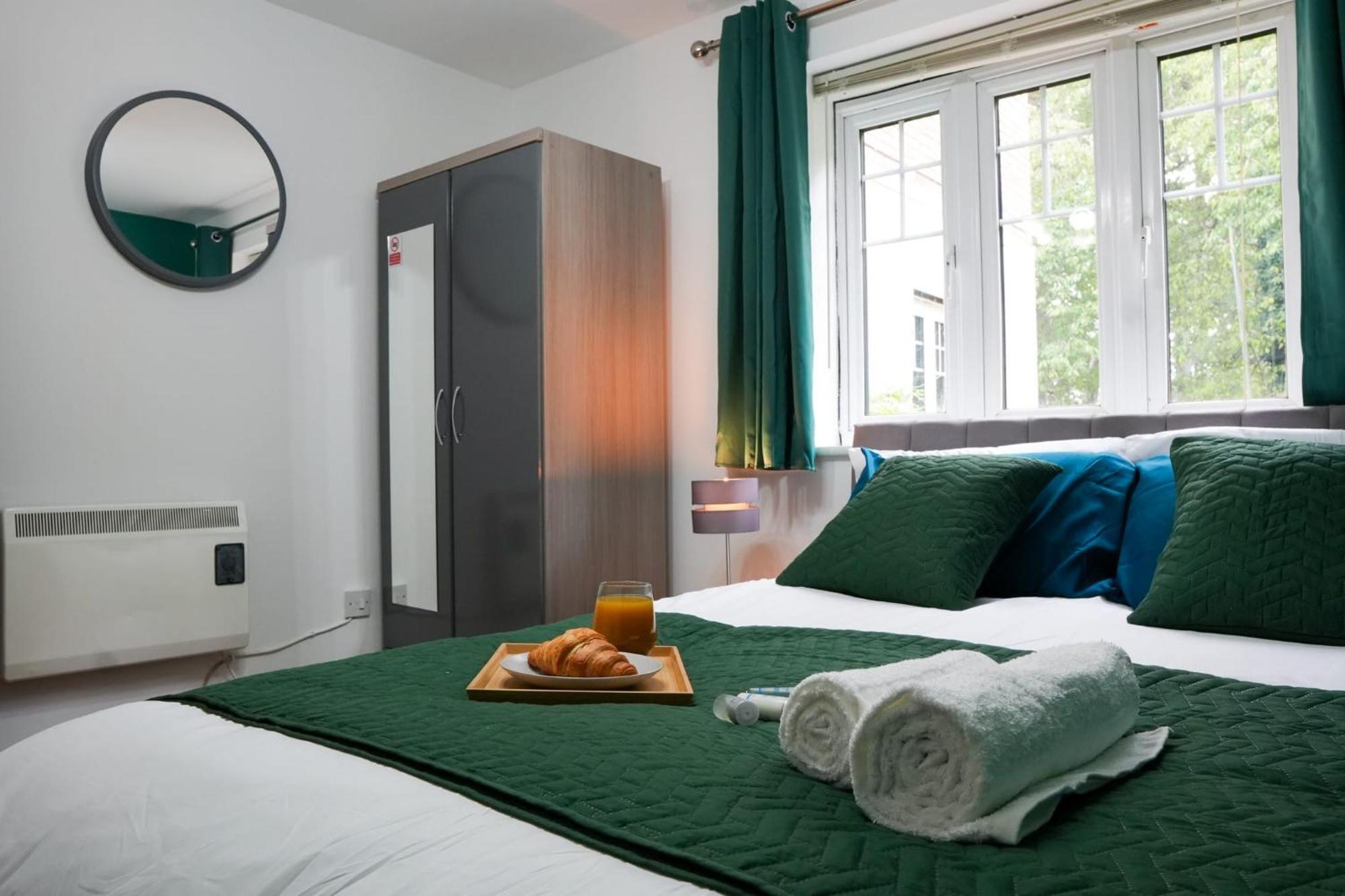 Whole 2-Bed Apartment - Contractors, Professionals, Ulez Free, Free Parking, B'Ham City 10Mins Birmingham Esterno foto